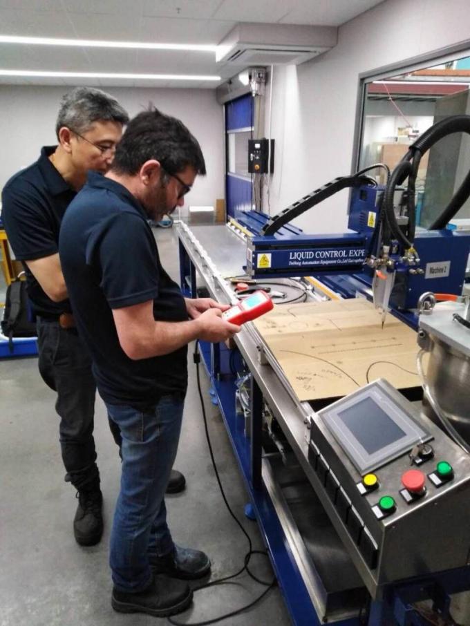 ماشین توزیع چسب CCD Visual One Part ظرفیت مخزن 60L 16